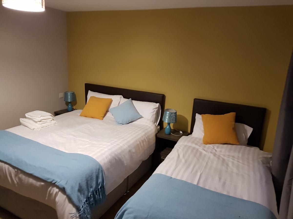 Lynch'S On The Pier Bed & Breakfast Castletownbere Exterior photo